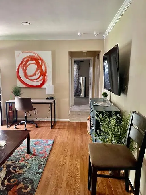 Holiday home Cozy Escape ◉ King Sized Bed And Fast Wifi Awaits! Villa Charlotte United States